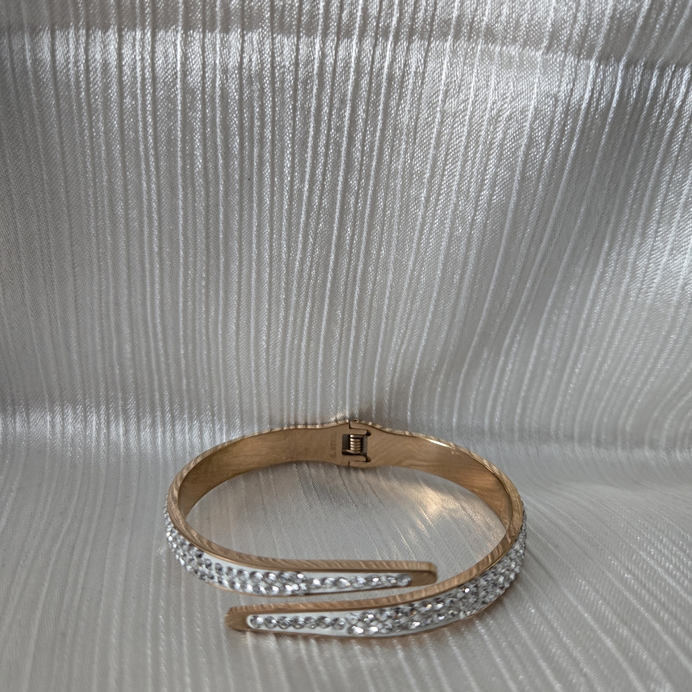 Elegant Gold and Silver Women's Bracelet
